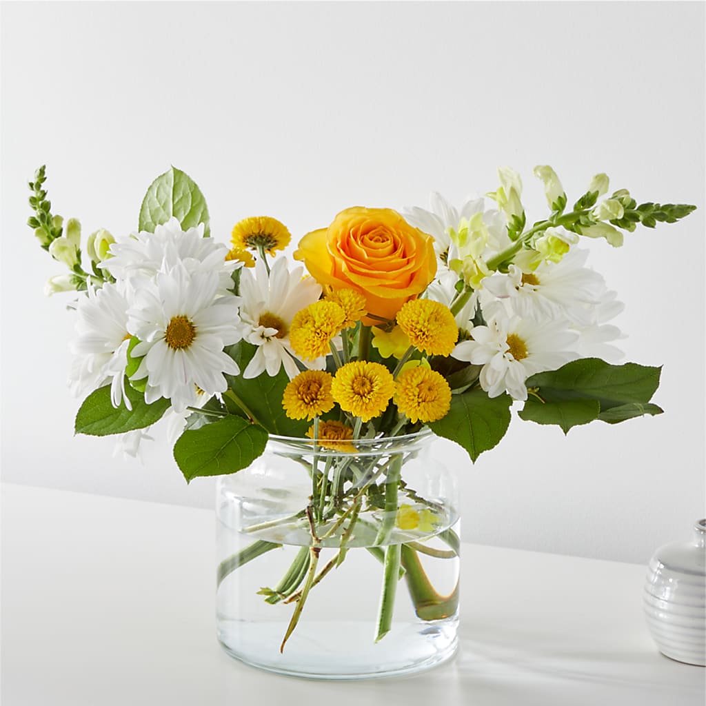 Sun Salutation Bouquet – Double D Flower Shop, Mercedes TX