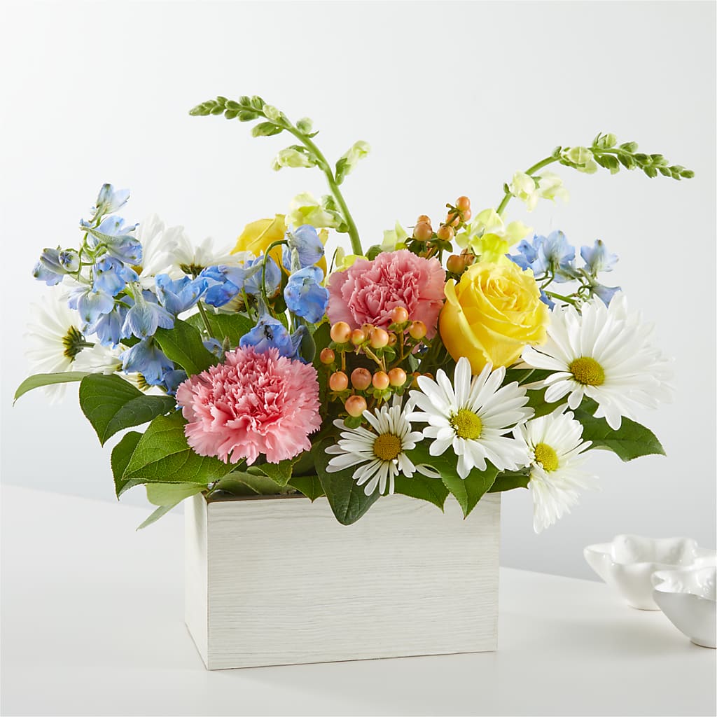 Sun Salutation Box Bouquet – Double D Flower Shop, Mercedes TX
