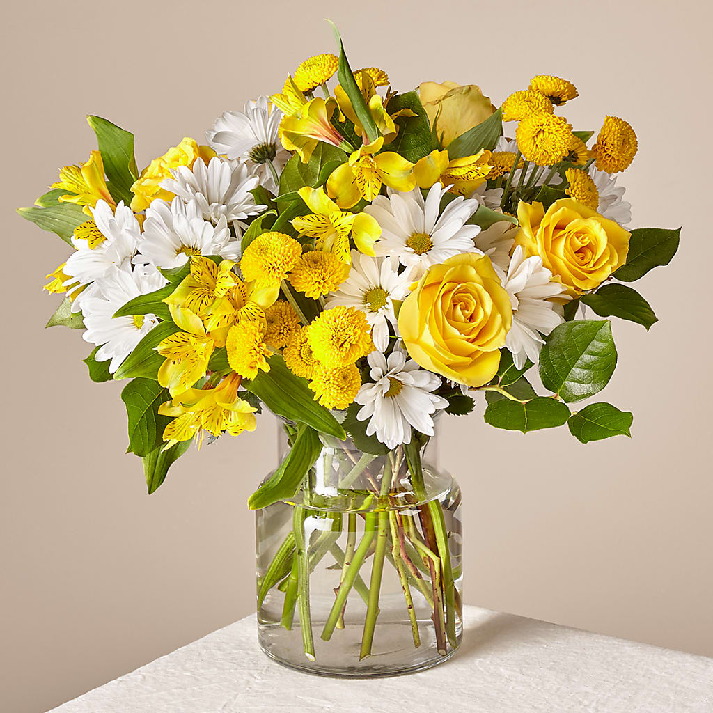 Sunny Sentiments Bouquet – Double D Flower Shop, Mercedes TX