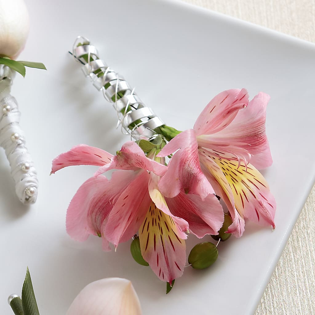 Pink Peruvian Lily Boutonniere – Double D Flower Shop, Mercedes TX