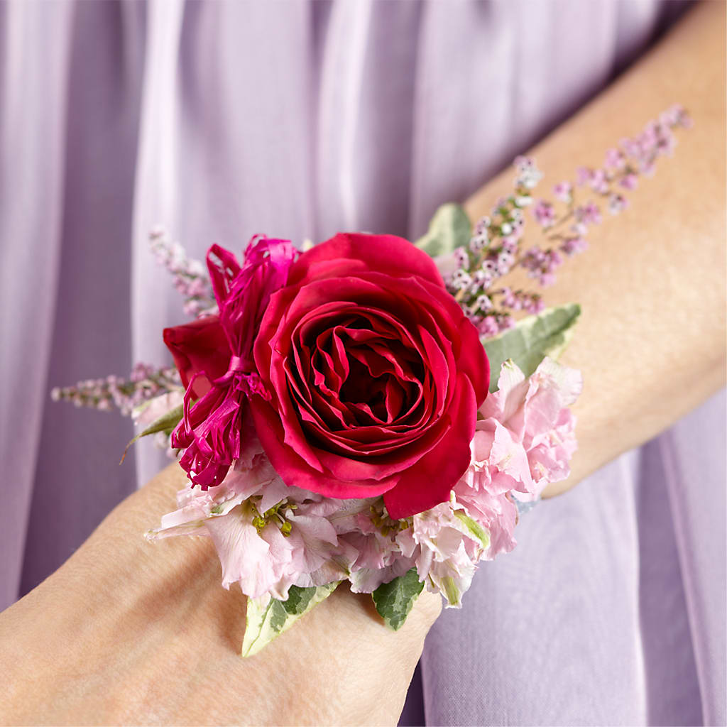 Rose Charm Corsage – Double D Flower Shop, Mercedes TX