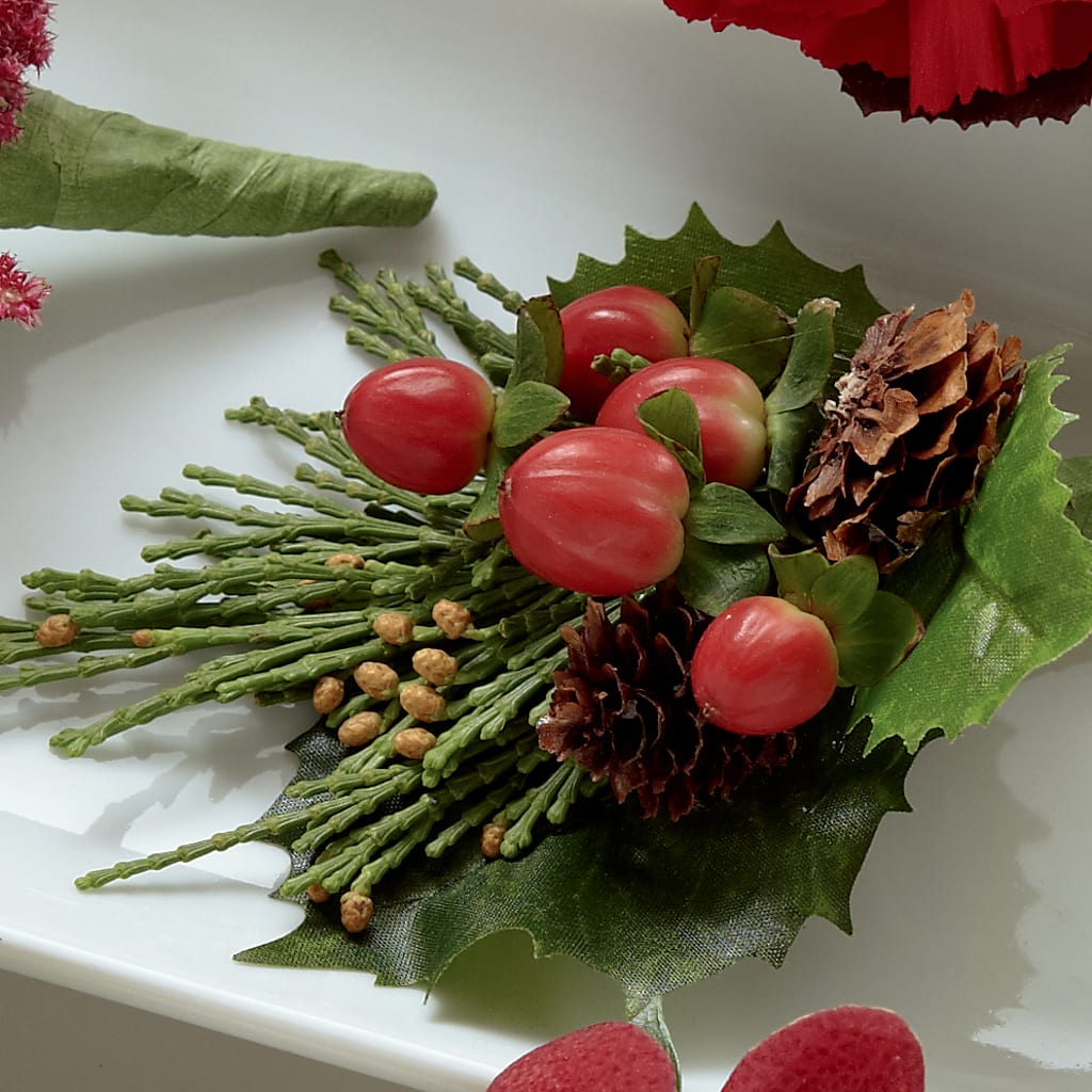 Red Berry Boutonniere – Double D Flower Shop, Mercedes TX