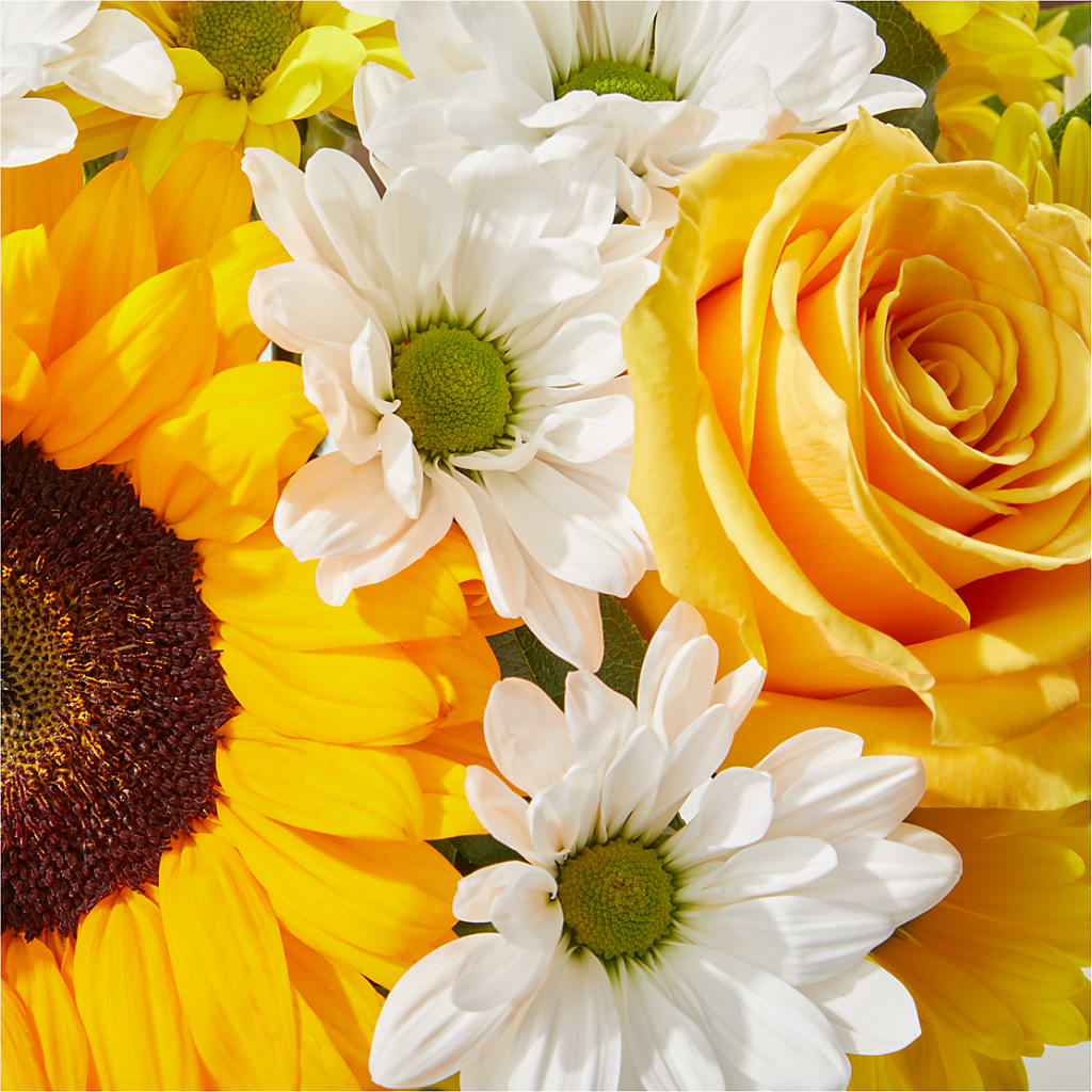 Be Happy Bouquet –  Double D Flower Shop, Mercedes TX
