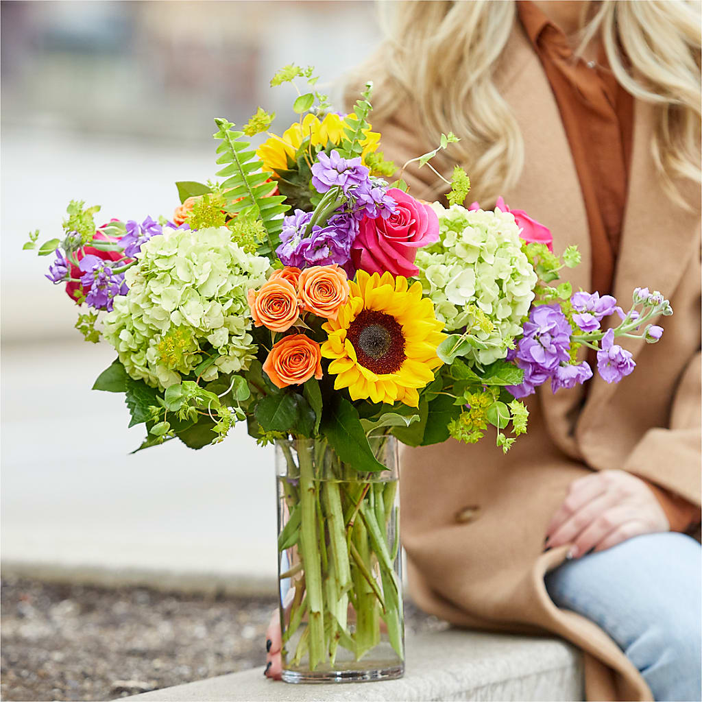 Vibrant Greetings Bouquet –  Double D Flower Shop, Mercedes TX